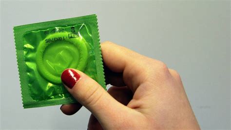 Fellation sans préservatif Escorte Buochs